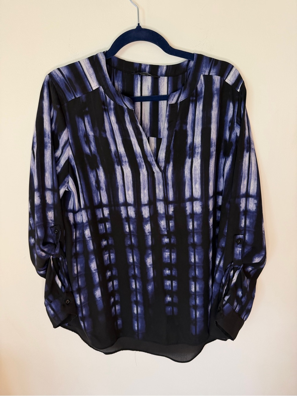 Simply Vera Vera Wang Black and Blue Tie-Dye Long Sleeve Blouse size large